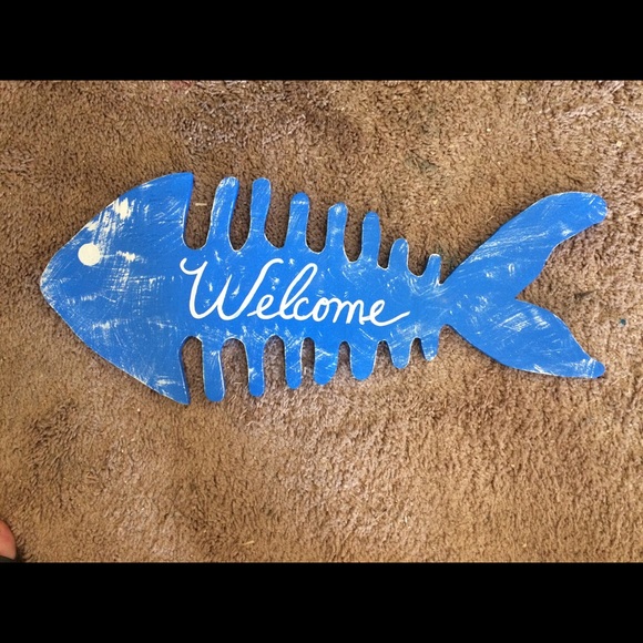 Solid wood hand painted fish welcome sign - Picture 1 of 1